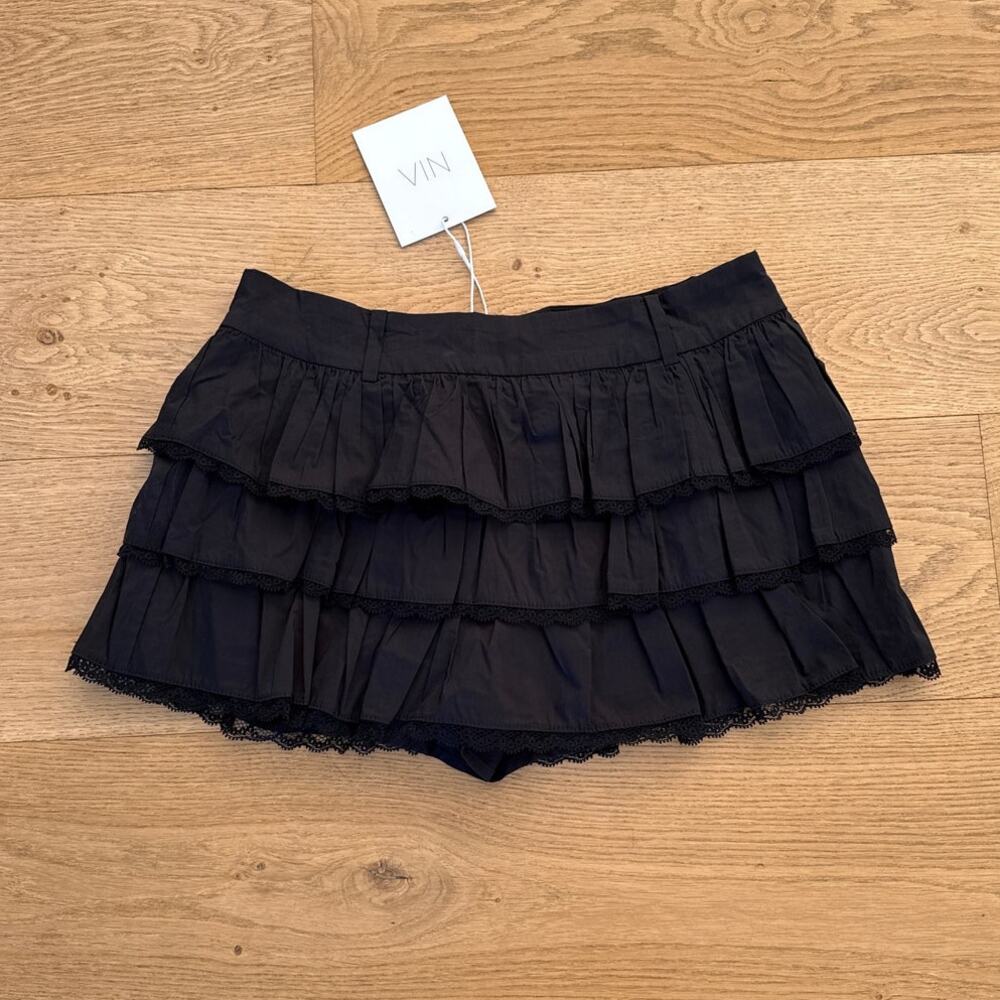 NIA - Sora Tiered Frill Lace Trim Mini Skort in Black